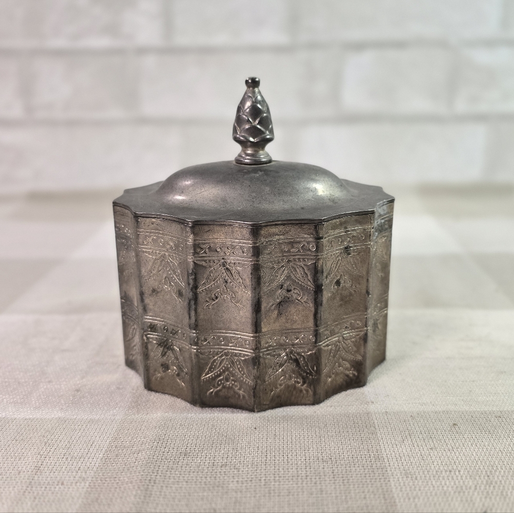 Vintage Ornate Godinger Silver Plated Oval Jewelry Trinket Box Red Velvet Lining
